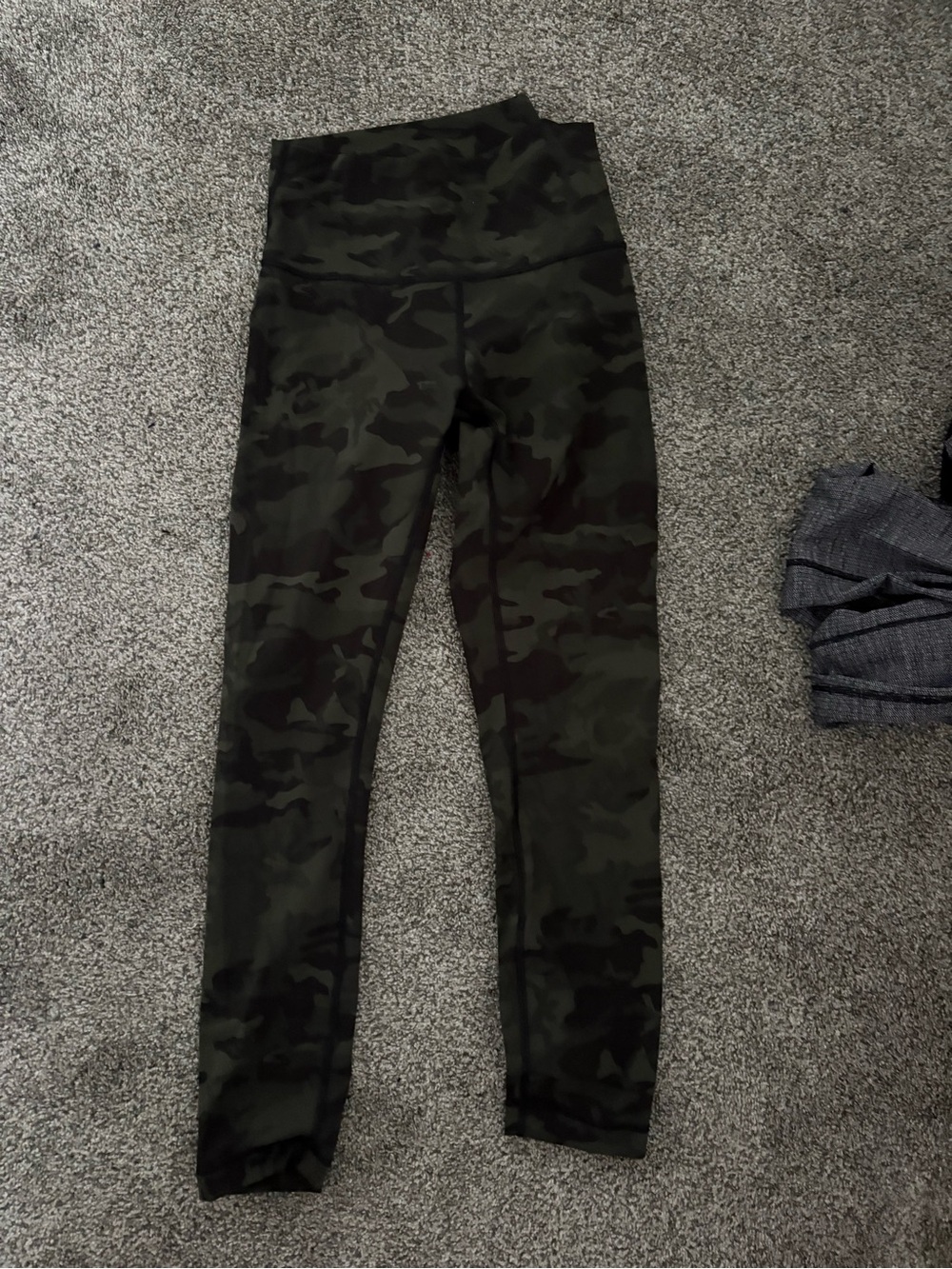 Lululemon Athletica Women’s Camo Black Leggings - Picture 4 of 4